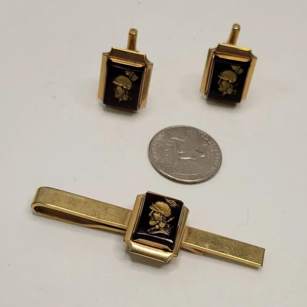 ▪︎Vtg Mani Figh Cufflinks Set